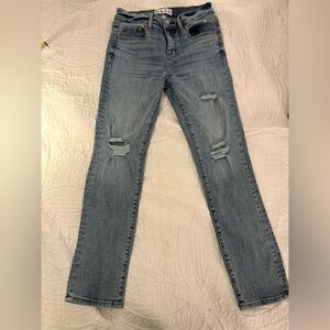 DAZE Denim Skinny Jeans Distressed Ripped
REPREVE® Sustainable Stretch Size 26